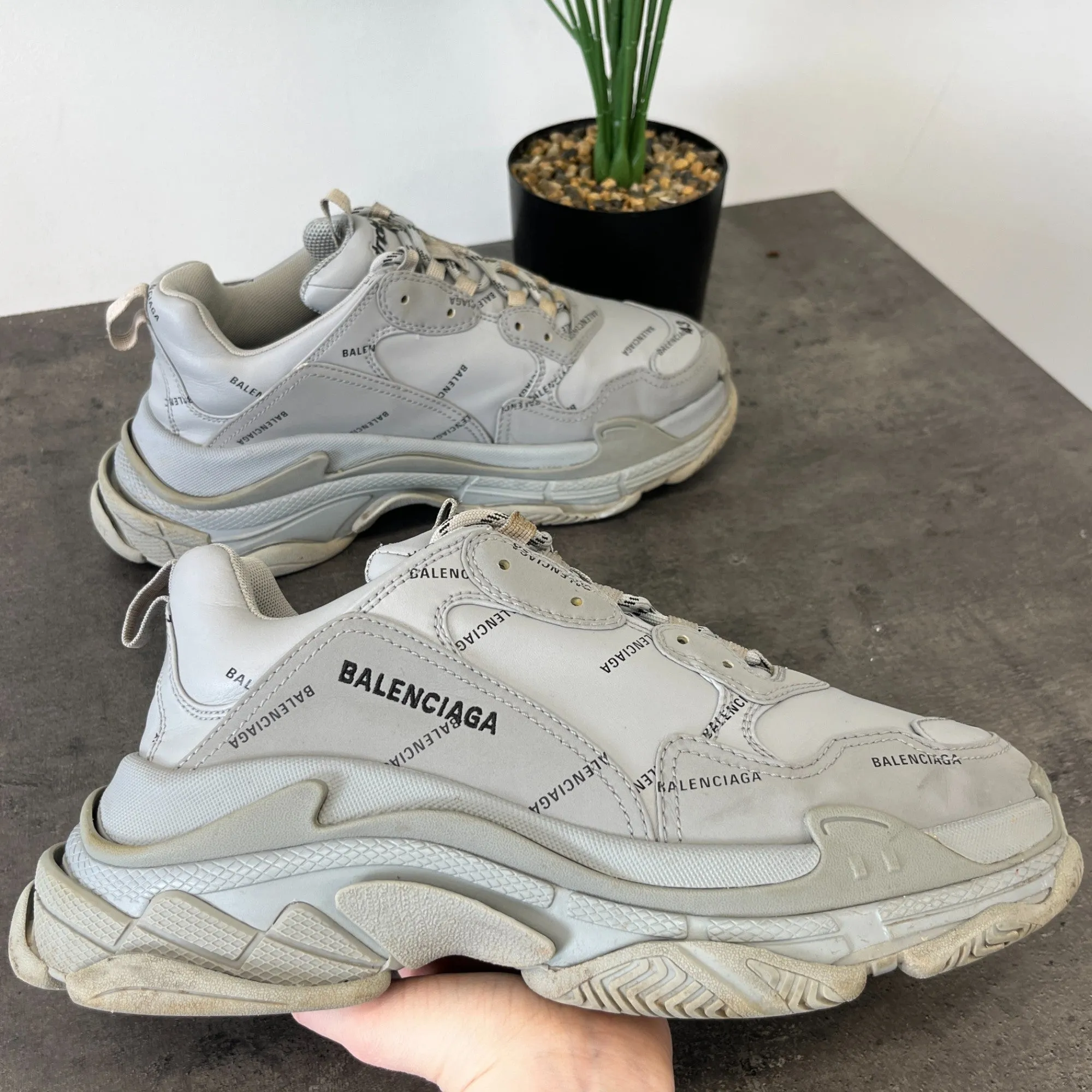 Men's Triple S Low Trainers Grey Size EU 43 / UK 9