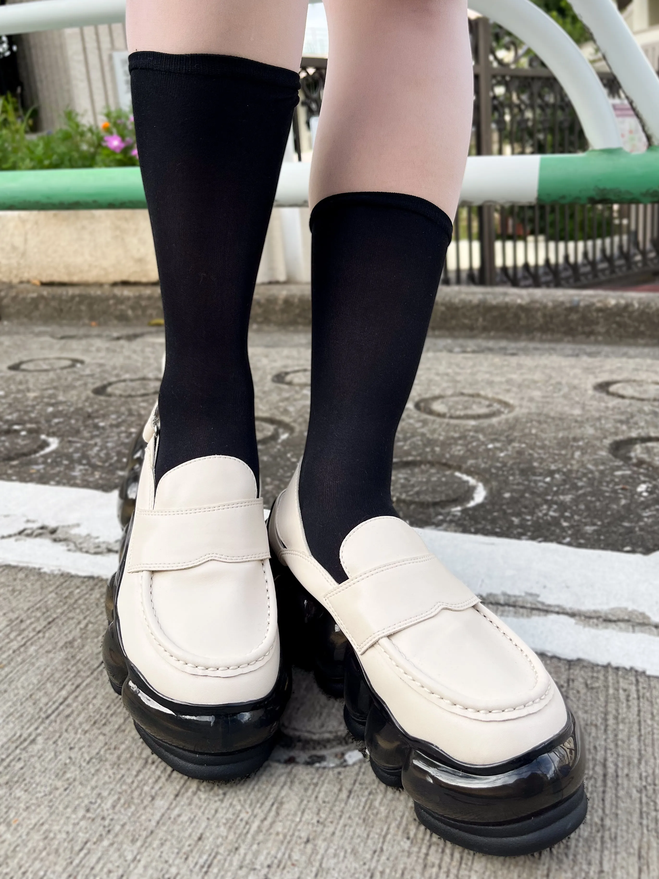 New "Jewelry" Loafer / Beige-Bk